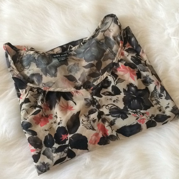 Wet Seal Tops - ⚡️ 3 for $20 ⚡️Floral Wet Seal Blouse